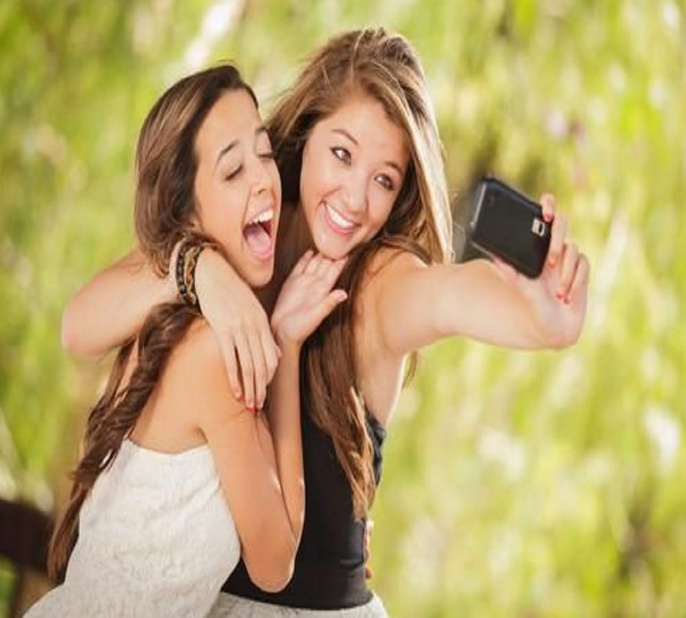 If you are selfie freak than be careful about this disease 