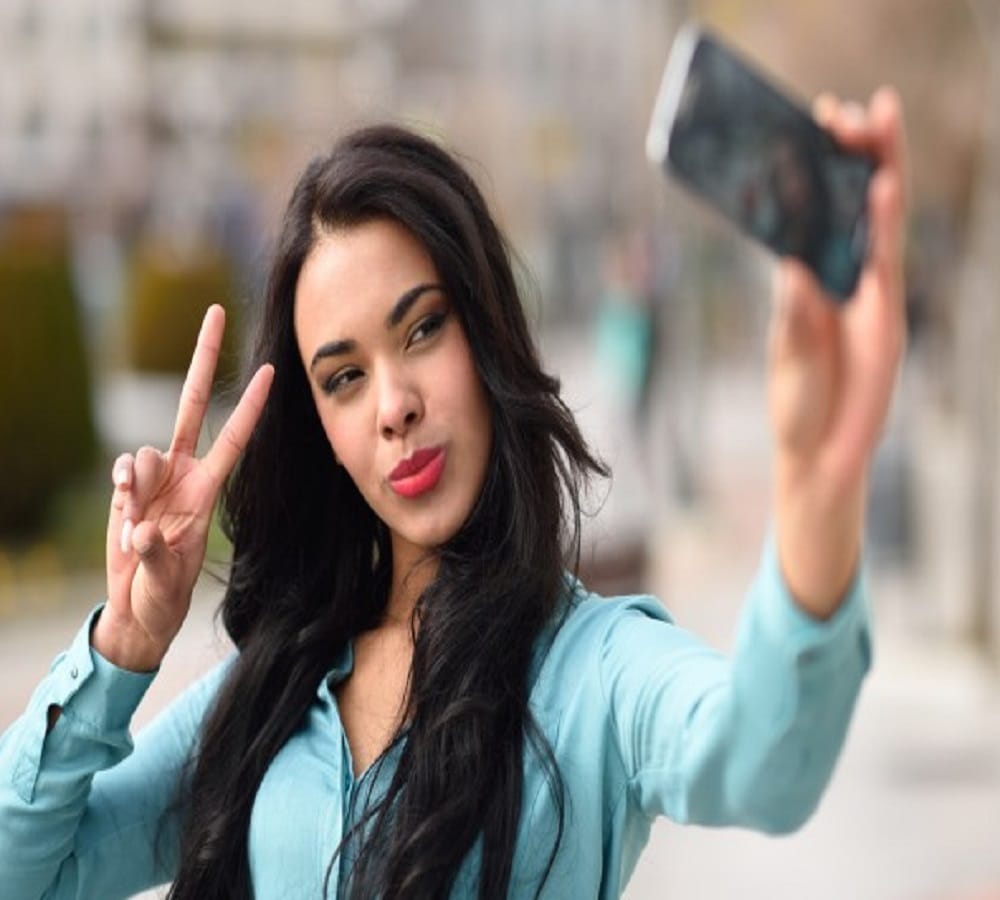 If you are selfie freak than be careful about this disease 