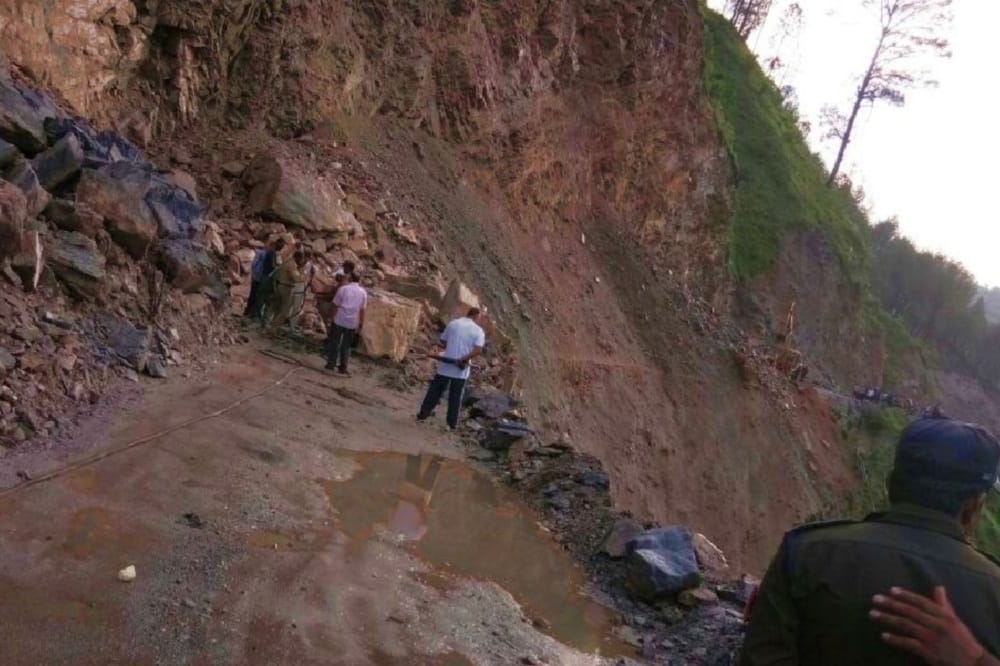 heavy rain alert in hill stations