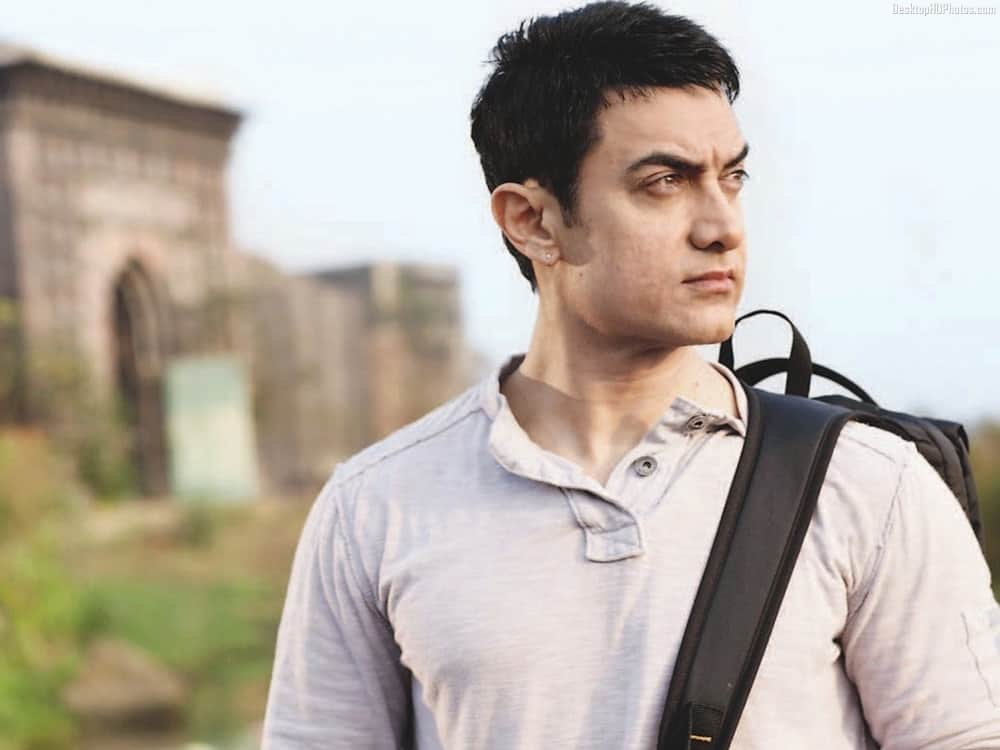 Aamir Khan video playing gali cricket with children got viral on social media got trolled for not wearing mask