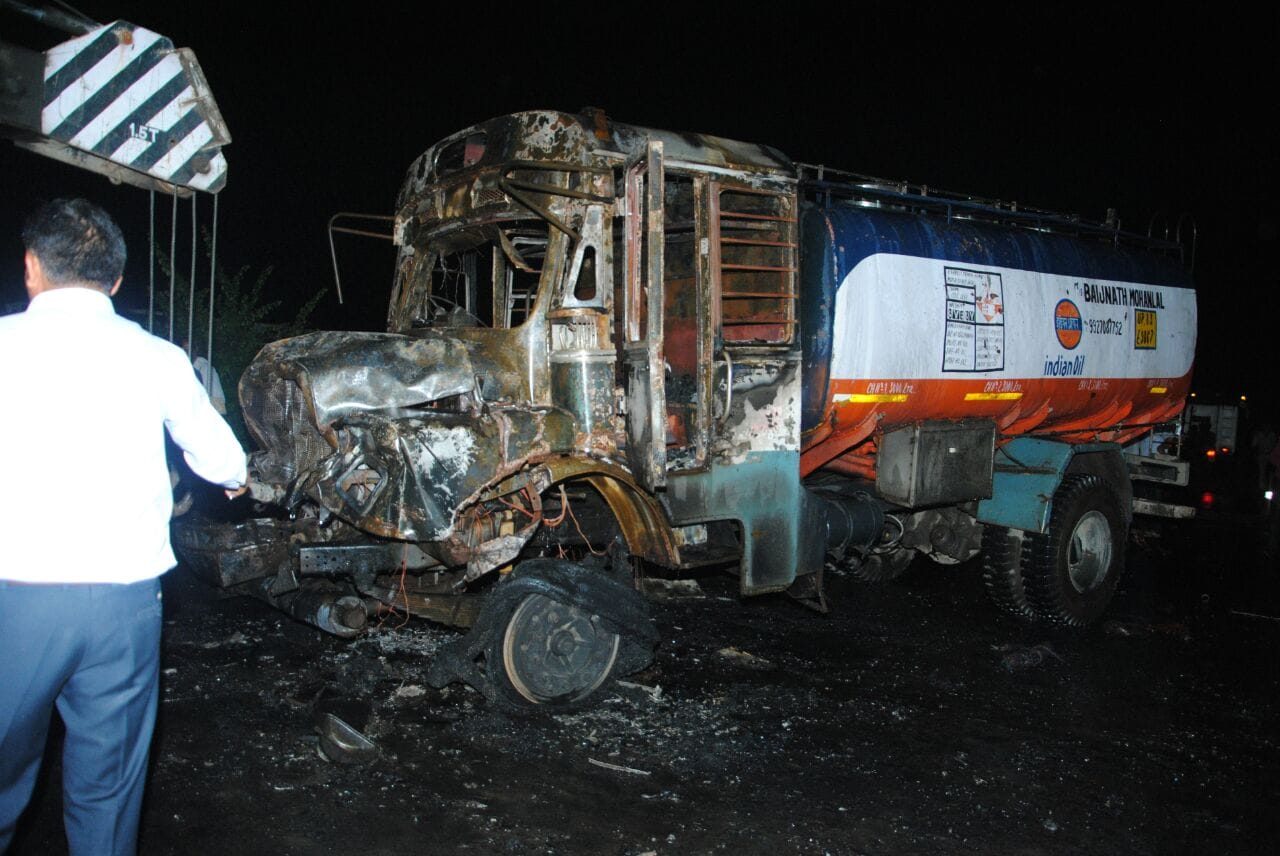 villagers in agra saved many life after accident in runkuta