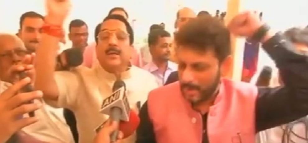 spat on vande mataram between AIMIM MLA and BJP MLA over vande mataram
