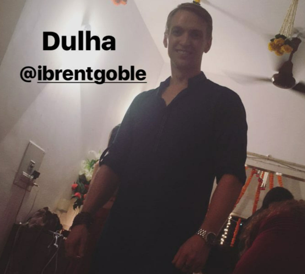 Aashka Goradia Engaged To Boyfriend Brent Goble Mouni Roy Karanvir Bohra Attended Ceremony