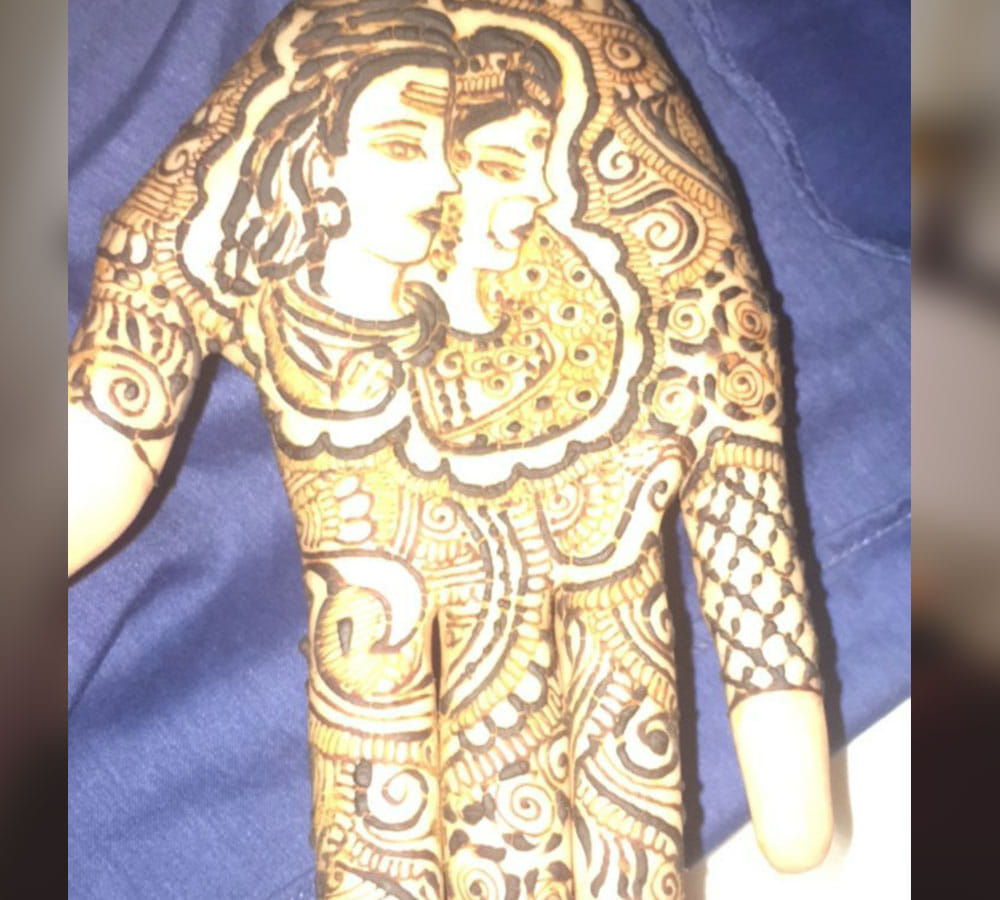Aashka Goradia Engaged To Boyfriend Brent Goble Mouni Roy Karanvir Bohra Attended Ceremony