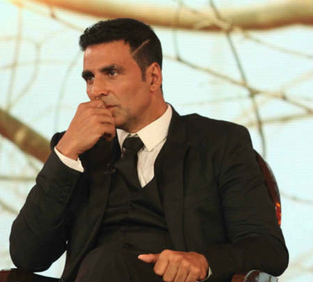 Akshay Kumar Not Happy With Ranbir Kapoor  Peeing In Public Will Gift Toilet Ek Prem Katha DVD
