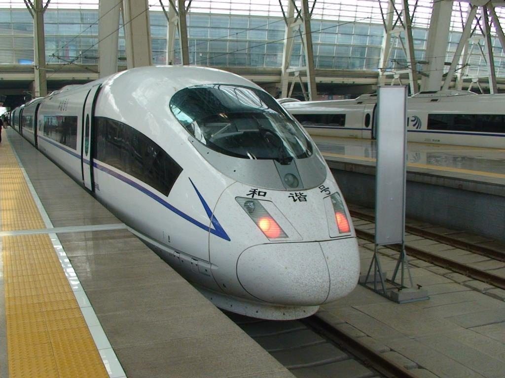  China testing bullet train at 350 km speed
