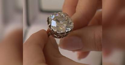 Women buys diamond ring flee market only to realise   real price after 30 years
