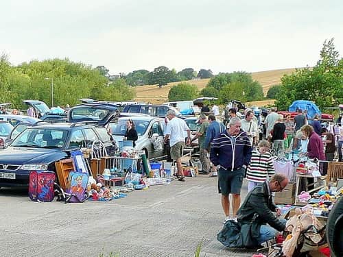 Women buys diamond ring flee market only to realise   real price after 30 years