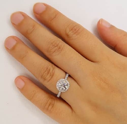 Women buys diamond ring flee market only to realise   real price after 30 years