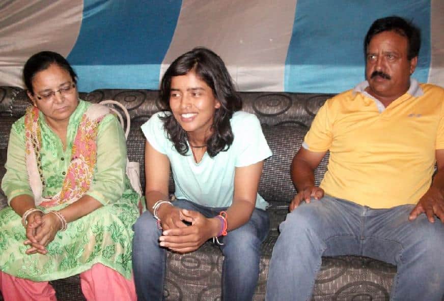 uttarakhand ekta bisht play one day and test match against new zealand