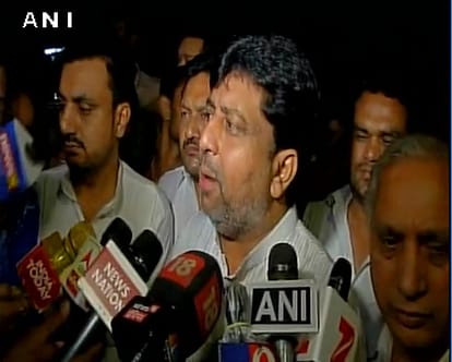 44 Gujarat Congress MLAs leave for Bengaluru