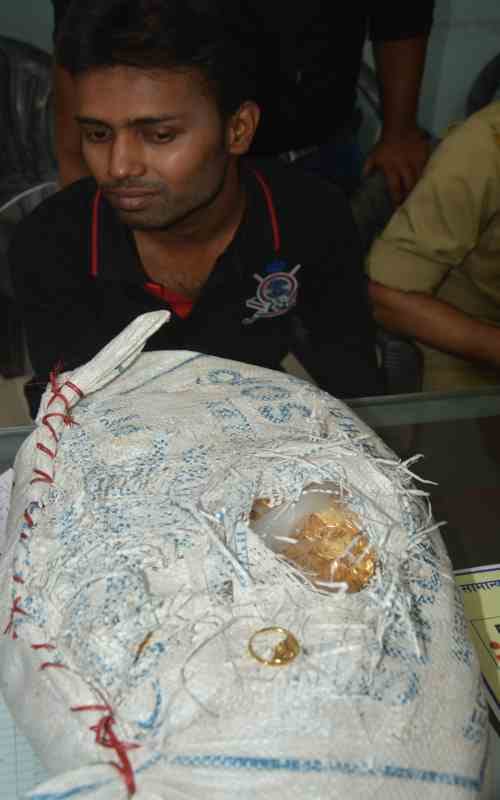 unidentified bag found in agra