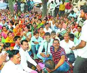Shiksha mitra protest against system