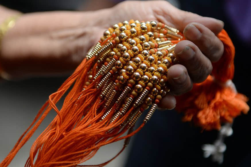 thali decoration: which items must be in rakhi thali