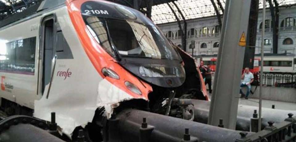 around 48 injured when a computer train crash in Spain