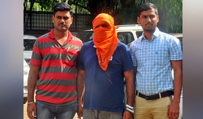 crook of one lakh reward holder arrested from Karnataka, he is mianwali triple murder case accuse