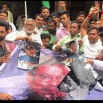 congress protest against Maharashtra govt after defames Rajiv Gandhi by calling him corrupt