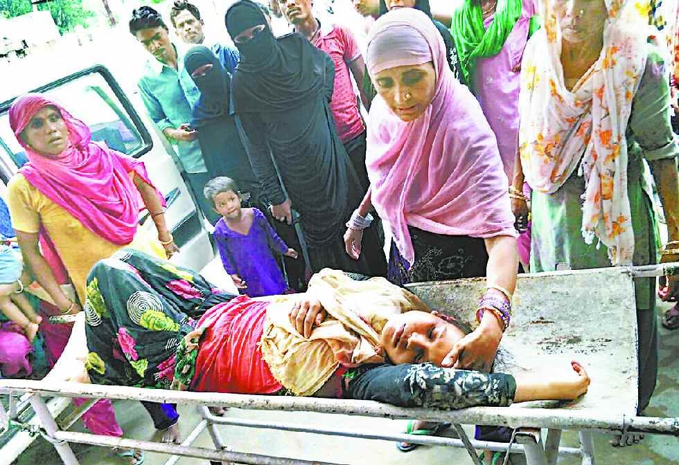 The soldier beat the pregnant with the ribs