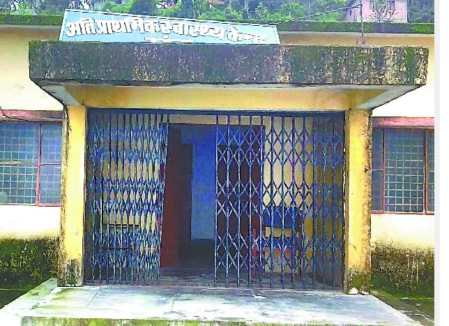 Patients not getting treatment in stage hospital