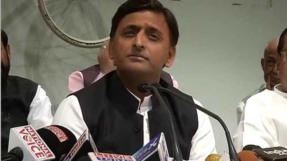 akhilesh yadav is very angry after sp leaders resignation