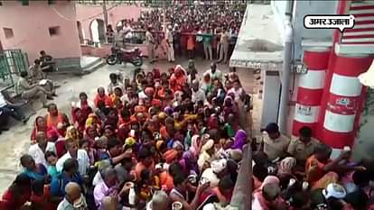 devotees gather outside nageashwar nath temple in ayodhya 