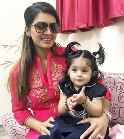  Cricketer Harbhajan Singh And Wife Geeta Basra Celebrate Daughter Hinaya  First Birthday