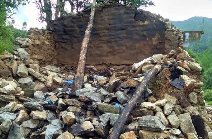 Two houses collapse, torrential rains in Dharchula