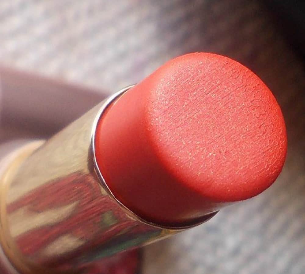 Don’t use these lipstick shades in office it will leave bad Impression 