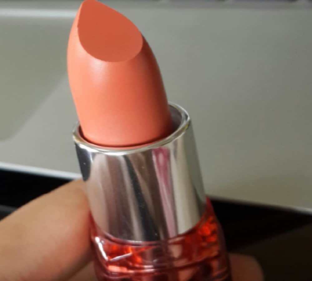 Don’t use these lipstick shades in office it will leave bad Impression 