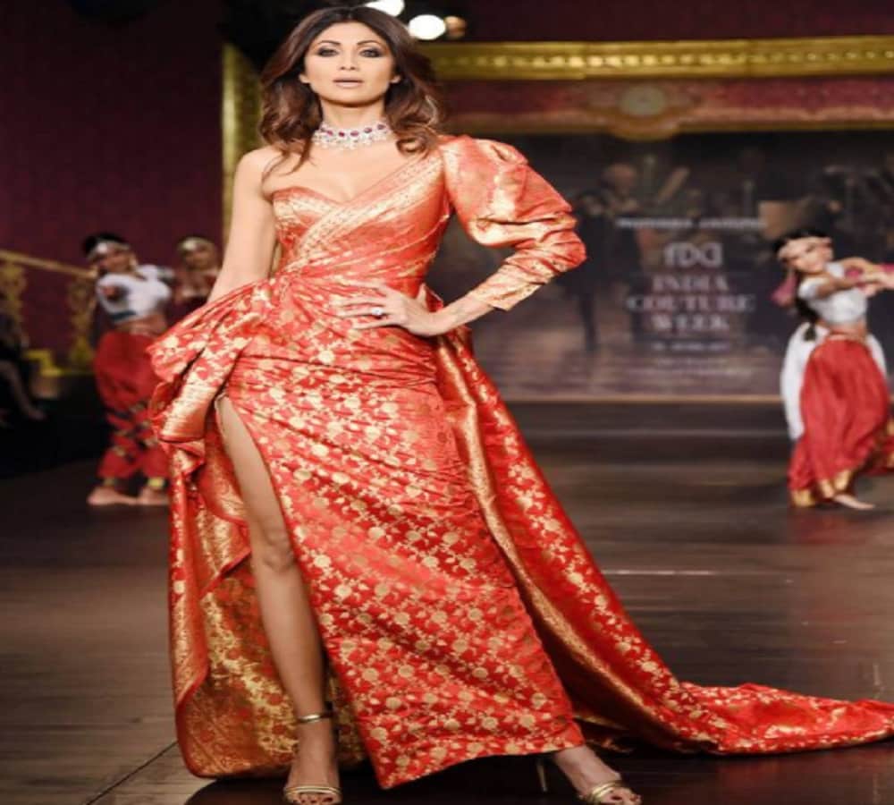 Shilpa Shetty walked on ramp for designer Monsiha Jaising at ICW 2017