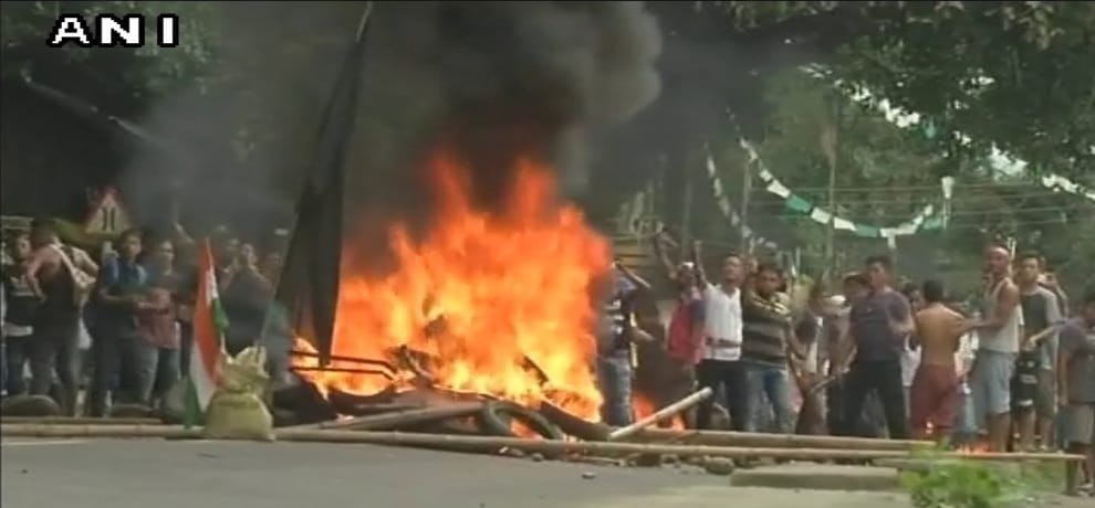 policeman injured in clash during GJM protest, protester arrested