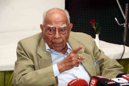  Jethmalani said that Kejriwal had said to use derogatory words against Arun Jaitley.