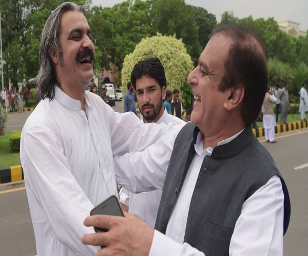 opposition celebrate and handed out sweets as Supreme court disqualifies Nawaz Sharif
