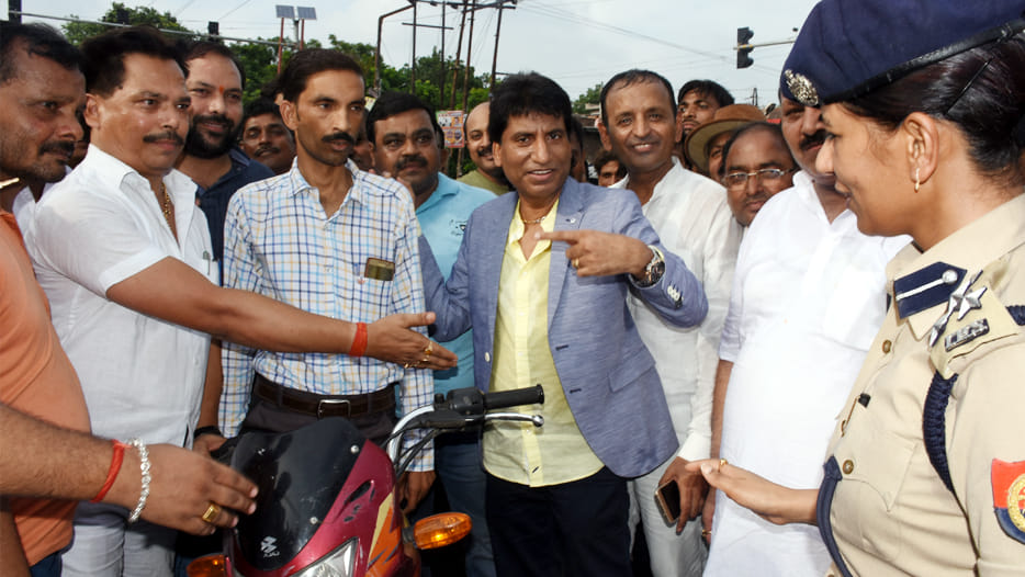 Comedian Raju shrivastav emerges from five star life