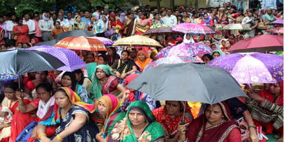 shikshamitra protest continues for fourth day in uttar padesh