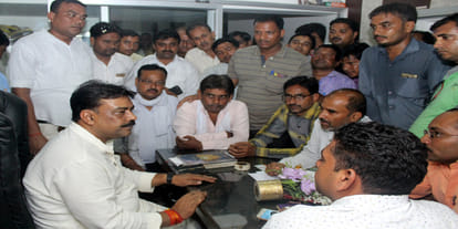 shikshamitra protest continues for fourth day in uttar padesh