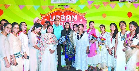 बच्चों के मेले में दुकानदार से खरीदार तक महिलाओं की धाक