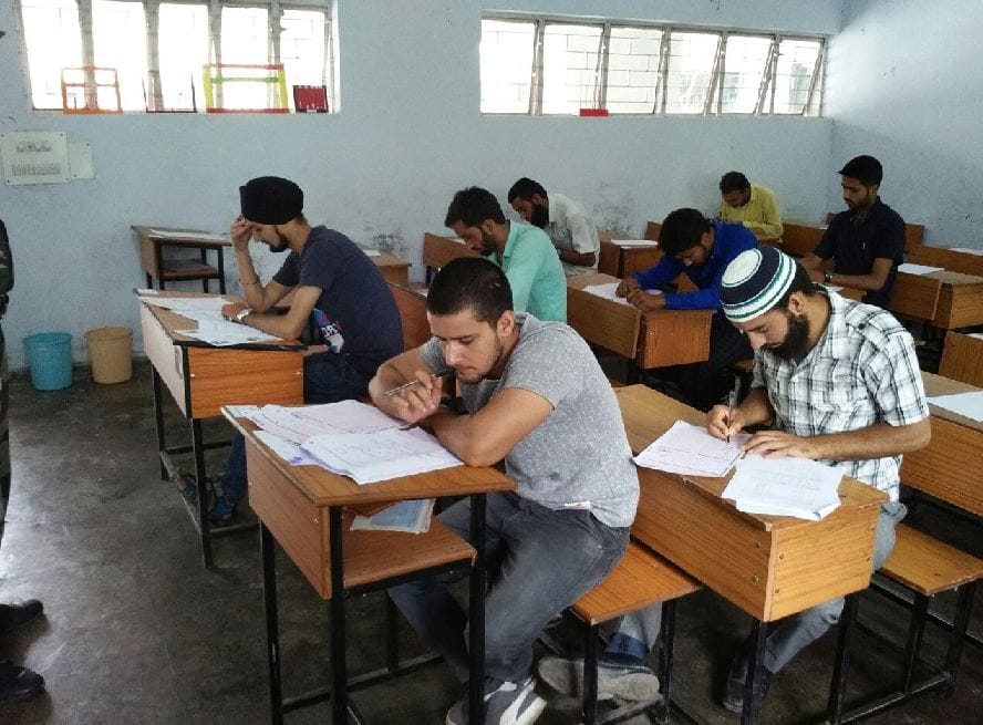 many appeared in exams for being army officer in jammu and kashmir