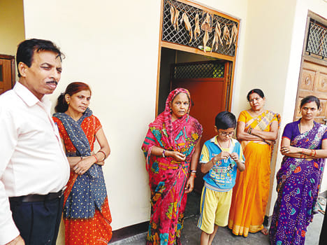 the woman Looted in the house
