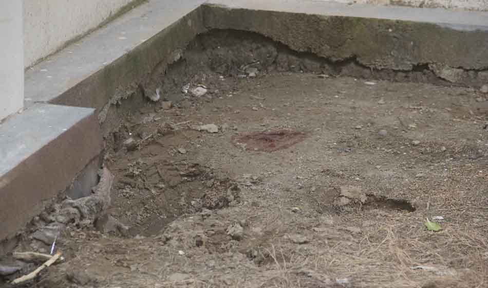woman fell from eight floor in a house in noida died 