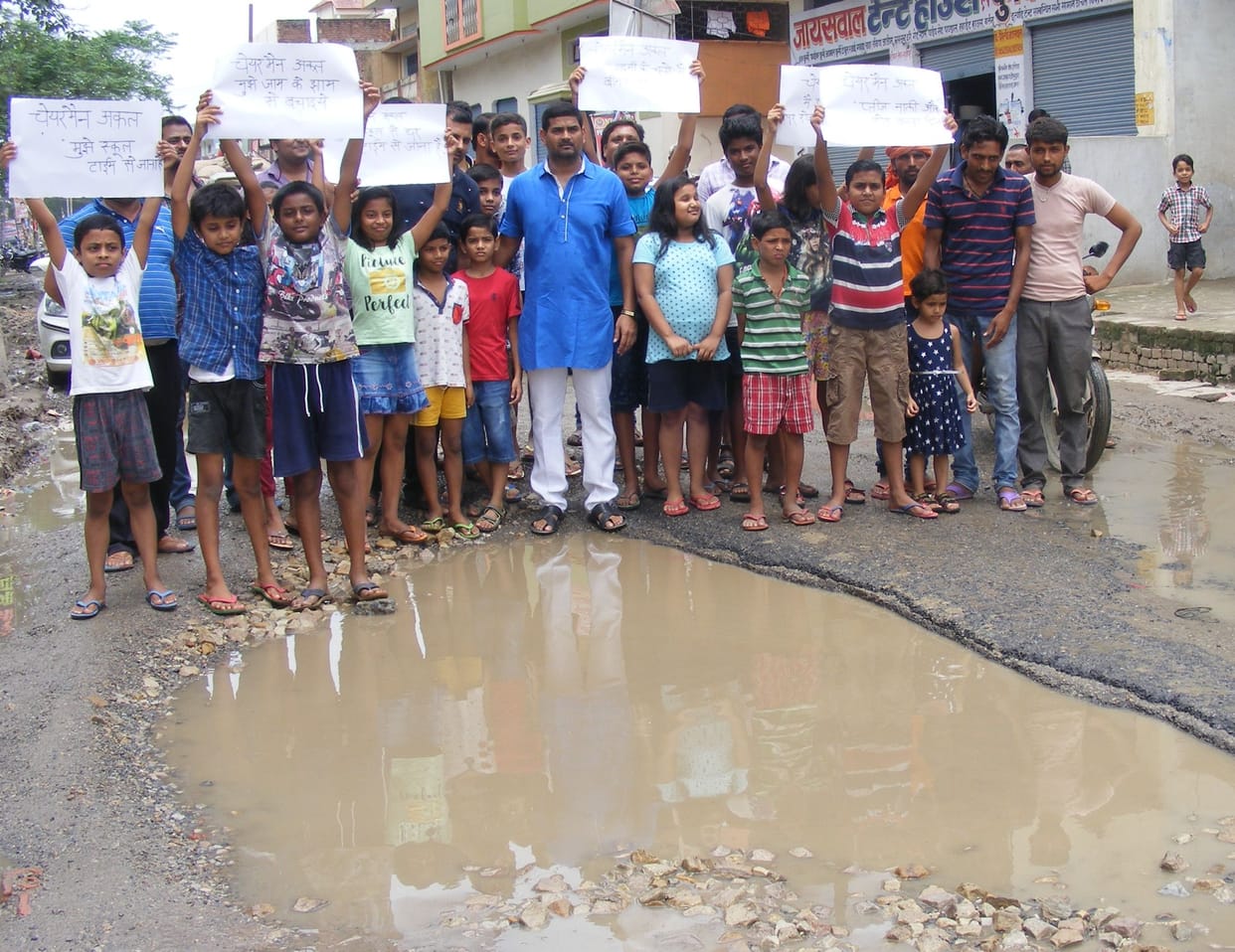 Children performed for the road