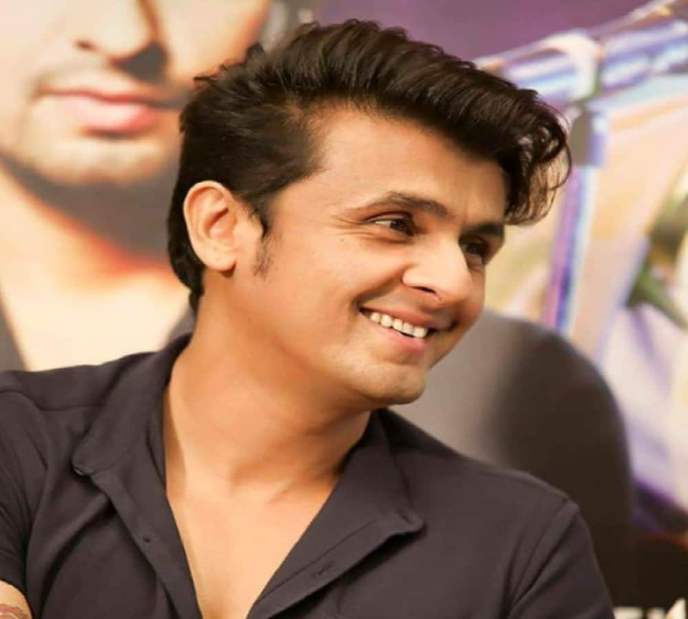 Sonu Nigam these hair styles popular among the girls 