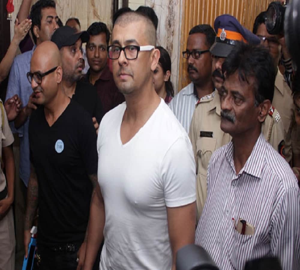 Sonu Nigam these hair styles popular among the girls 