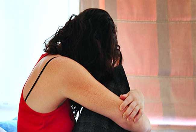 Lovers gave cheating, nightly living in temple
