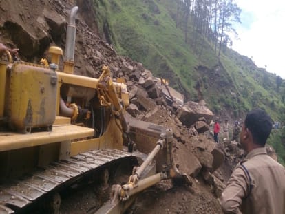 landslide kills two youth in nainital
