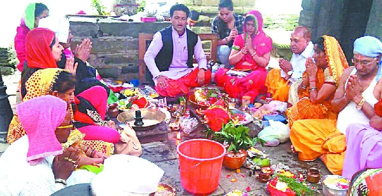  Huge crowd of devotees in Jageshwar Dham on Sunday