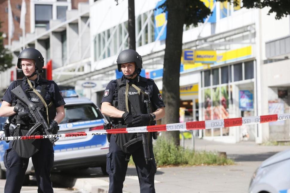 1 Dead, 6 Injured After Knife Attack at German Supermarket 