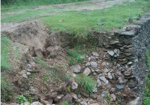  Hollow claims for connecting villages with roads
