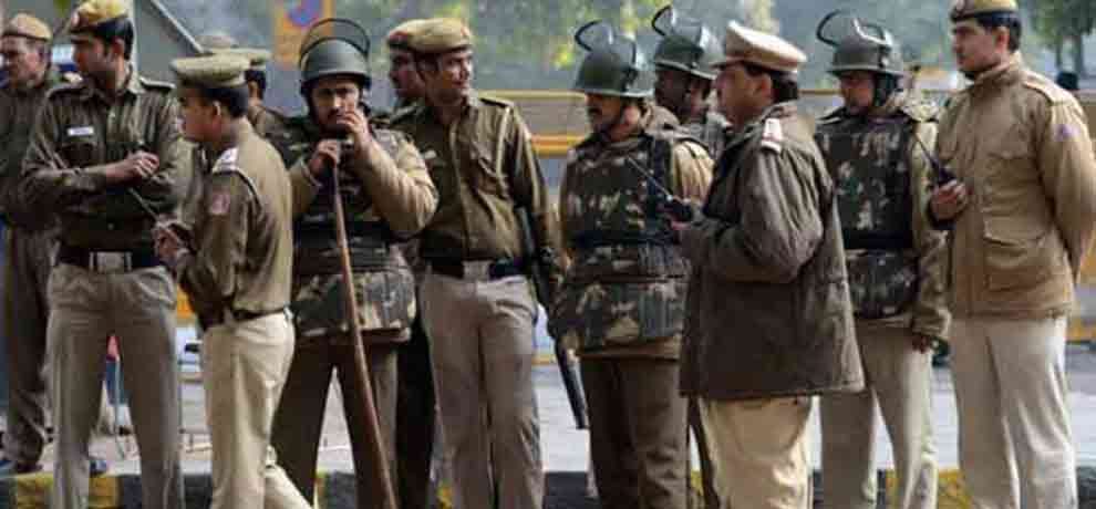 government jobs: vacancies in up police for 12th passed 45000 salary