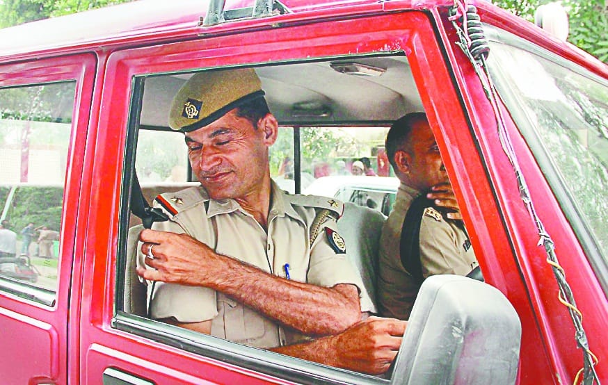 seat belp programme, police forget law